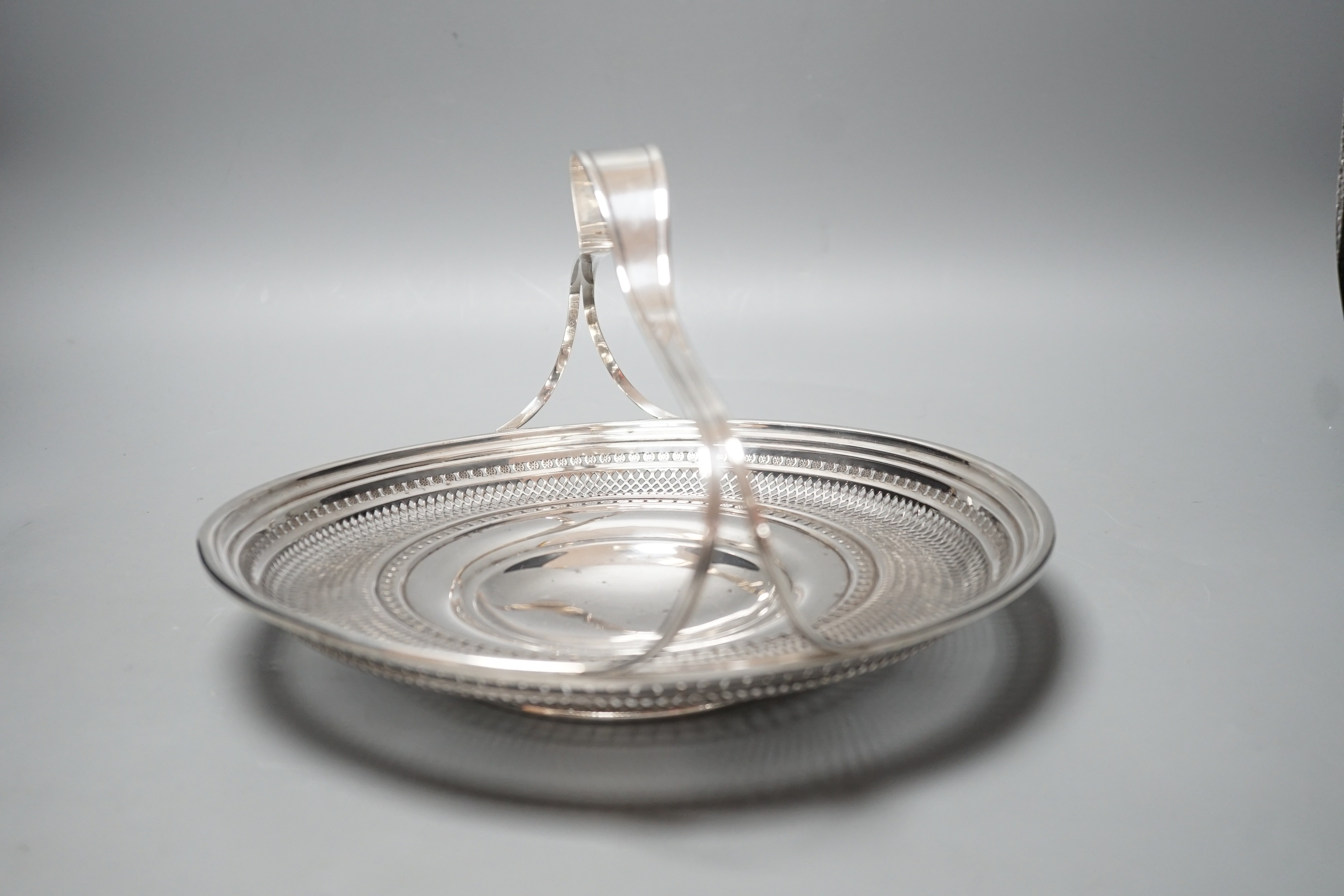 A US Gorham pierced sterling shallow basket, with presentation inscription, diameter 27.3cm, 14.4oz.